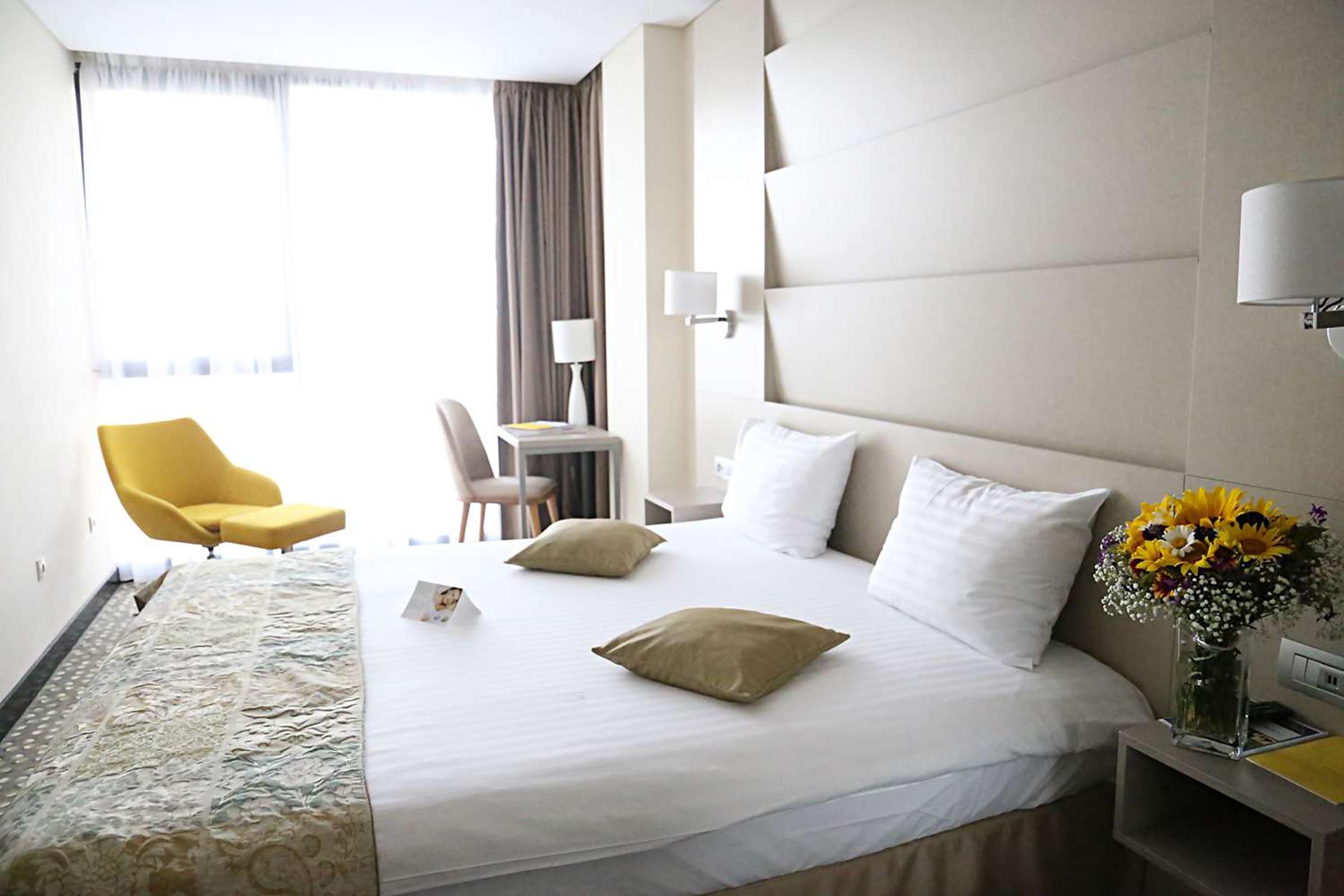 Leonardo Hotel Bucharest City Center Bagian luar foto