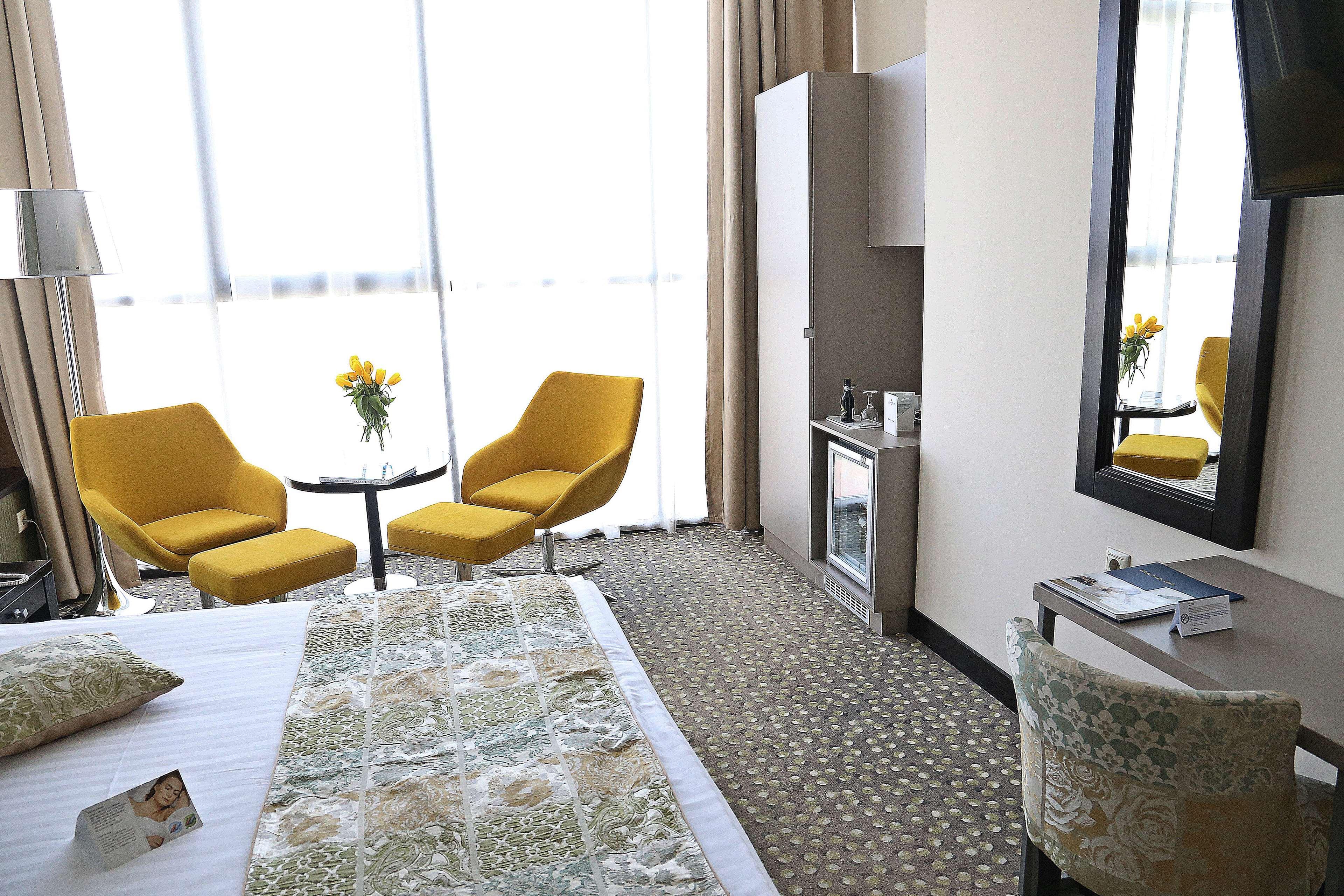 Leonardo Hotel Bucharest City Center Bagian luar foto