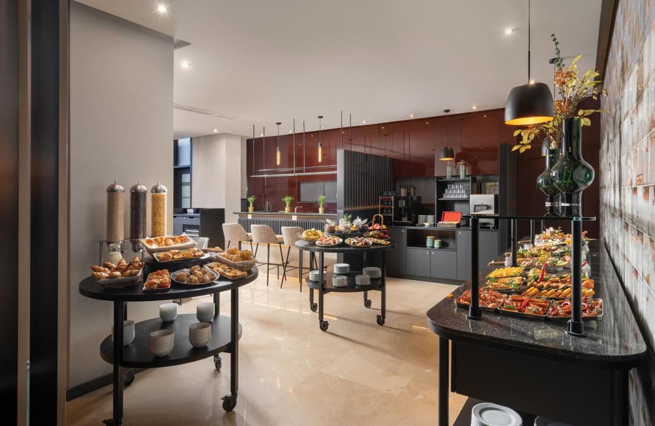 Leonardo Hotel Bucharest City Center Bagian luar foto